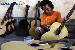 40-an Tahun Warga Desa Mancasan Sukoharjo Aktif Produksi Gitar