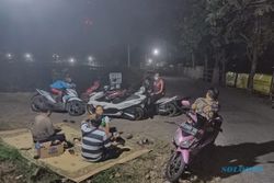 Cegah Warga Buang Sampah, Karangtaruna Bagan Sragen Rela Ronda Malam Jaga TPS