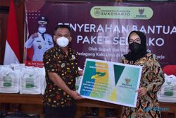 Respons Aduan PKL, Pemkab Sukoharjo Bareng Baznas Salurkan 5.010 Paket Sembako