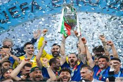 Trofi Italia Samai Prancis, Berikut Daftar Juara Piala Eropa