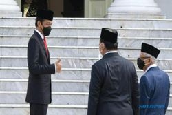 Prabowo Dapat Jempol dari Jokowi di Istana Merdeka
