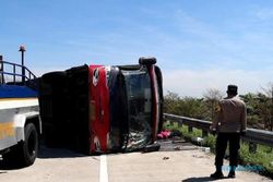 Kecelakaan Maut di Tol Pemalang: Korban Bertambah, Bus Ngebut Sebelum Menabrak