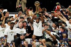 Bucks Juara NBA, Warga Kota Milwaukee Larut dalam Suka Cita