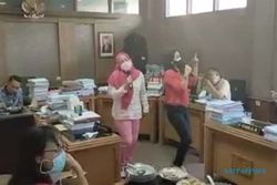 Beredar Video 2 Anggota DPRD Solo Karaoke di Kantor, Gibran Pilih No Comment