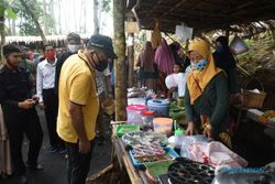 Uniknya Pasar Ciplukan di Desa Wisata Lembah Dongde Karanganyar