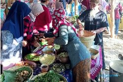 Viral Pasar Dhoplang Wisata Kuliner Tradisional Tanpa Plastik di Slogohimo