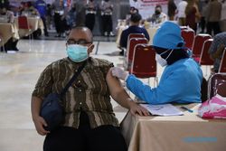 Di Kabupaten Ini, Warga Umum Dapat Vaksin Booster Pekan Depan
