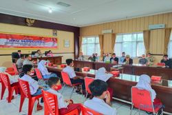 Polres Magelang Beri Tabungan Pendidikan untuk Anak Yatim Covid-19