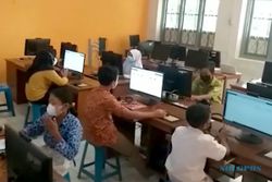 11 Siswa di Klaten Belajar Daring dengan Numpang Laboratorium Sekolah
