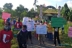 Warga Joton Pro Jokowi Klaten Demo di Lahan Terdampak Tol Solo-Jogja, Ini Tuntutannya