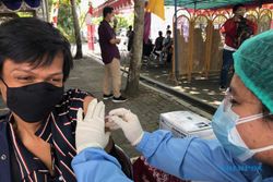 Warga Bantul Mulai Terima Vaksin Moderna, Kaum Difabel Dapat Sinopharm
