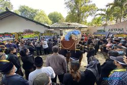 Pemakaman Jenazah KGPAA Mangkunagoro IX Digelar Cepat, Pelayat Membeludak