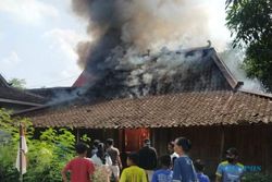 Lansia Pikun Buang Puntung Rokok di Kasur, 2 Rumah Warga Kalijambe Sragen Terbakar