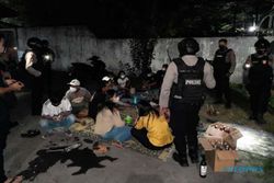 Masih PPKM, Belasan Muda Mudi Terciduk Pesta Miras di Dekat Pasar Depok Solo