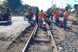 Ada Perbaikan Lintasan KA di Madiun, Magetan, dan Ngawi, Pengguna Jalan Diminta Lebih Hati-Hati