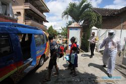 FOTO : Pemindahan Warga Status OTG ke Lokasi Karantina Terpusat