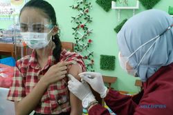 Senin PTM, Seribuan Siswa SD di Kota Madiun Ikuti Vaksinasi
