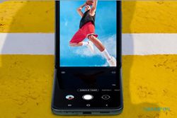 Galaxy Z Flip3 5G Coba Manjakan Kreator Video dan Pengguna Video Meeting