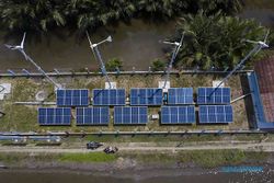 Desa Mandiri Energi, Pembangkit Listrik Tenaga Surya & Angin di Cilacap