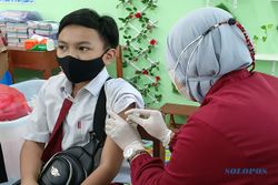 Saat Siswa SD Kota Madiun Ikut Vaksinasi Covid-19 Jelang PTM