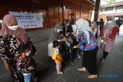 Solopos Salurkan 100 Paket Bantuan bagi Anak Yatim Piatu Akibat Covid-19