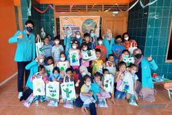 Kelompok 241 KKN UNS Ajak Anak-Anak Desa Palur Sukoharjo Berkarya dan Belajar Bersama
