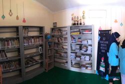 Tingkatkan Literasi Masyarakat, Kelompok 295 KKN UNS Revitalisasi Perpustakaan Desa Pasekan Wonogiri