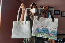 Emak-Emak Kreatif Madiun Sukses Jual Tas Plastik ke Mesir