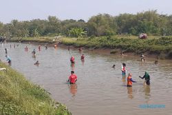 Sejak Subuh, Ratusan Pencari Ikan Serbu Dam Colo Sukoharjo