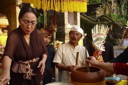Senin, Sukmawati Soekarnoputri Jalani Ritual Pindah Agama Hindu