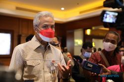 Begini Respons Ganjar saat Ditanya Tawaran Nyapres dari Partai Golkar