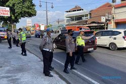 Polisi Sekat Jalan & Tertibkan Spanduk Jelang Laga Persis vs PSIM
