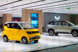 Mobil Listrik Mungil Terlaris di China Dipajang di Jakarta