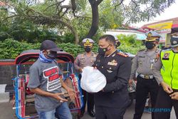 Operasi Patuh Candi di Semarang Diwarnai Pembagian Sembako dan Masker