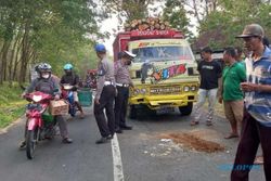 Laka Maut Motor Trail vs Truk di Karangpandan, 1 Meninggal