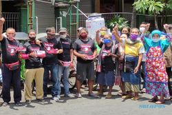Relawan Pendukung Ganjar Pranowo Gelar Aksi Sosial di Malioboro