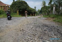Jalur Evakuasi Kaliwuluh-Deles Rusak Parah, Kapan Diperbaiki?