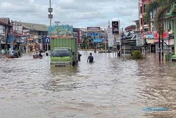 Tiga Pekan Banjir, Puluhan Ribu Rumah di Sintang Kalbar Terendam