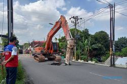 Resmi Ditutup, Ekskavator Langsung Congkel Aspal Jl DI Pandjaitan Solo