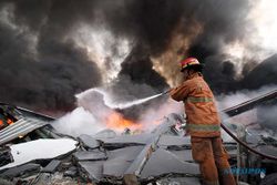 Pabrik Palet Plastik di Sidoarjo Jatim Ludes Terbakar, Ini Foto-Fotonya