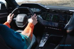 Mengintip Teknologi Snapdragon pada Layar Mobil Peugeot 308
