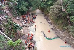 Hari ke-3 Pencarian Korban Talut Longsor Karanganyar, Tim Temukan Sekop