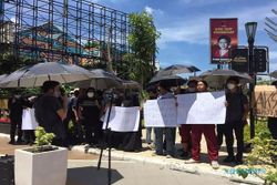 Waduh! Moeldoko dan Wali Kota Semarang Diusir Massa saat Acara Kamisan
