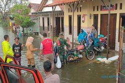 Hujan Seharian, Permukiman Warga Pekalongan Tergenang Banjir Rob