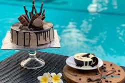 Mencicipi Cake Serba Cokelat dari The Sunan Hotel yang Bikin Nagih