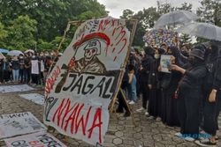 Demo soal Menwa, Mahasiswa UNS Solo Tuntut Rektor Lebih Terbuka