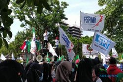 Demo Buruh di Semarang, Singgung Ganjar Nyapres