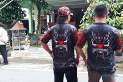 Temui Rudy di Solo, Ganjar Pranowo Dihadiahi Kaus Banteng-Celeng