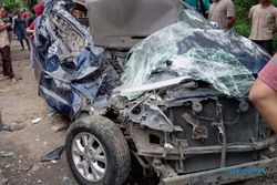 Kecelakaan Karambol Sumberlawang Sragen, Mobil Bawa Rombongan Pengantin