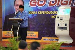 Keren! Warga Kota Madiun Bisa Cetak KTP Elektronik, KIA, dan KK Sendiri